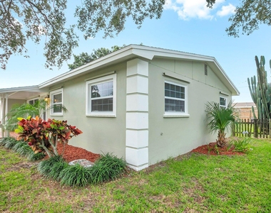 557 Buckingham Avenue - Photo Thumbnail 5