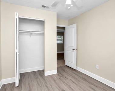 557 Buckingham Avenue - Photo Thumbnail 17