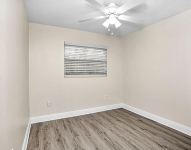 557 Buckingham Avenue - Photo Thumbnail 16