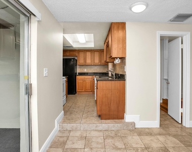 557 Buckingham Avenue - Photo Thumbnail 13