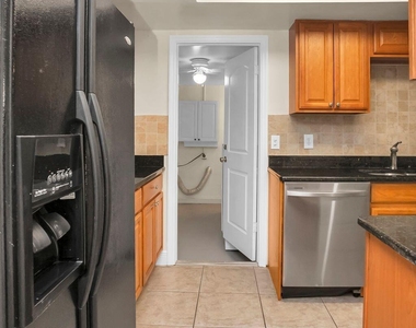 557 Buckingham Avenue - Photo Thumbnail 11