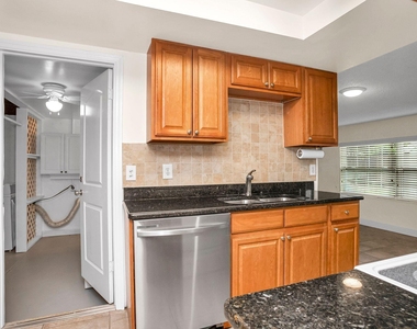 557 Buckingham Avenue - Photo Thumbnail 14