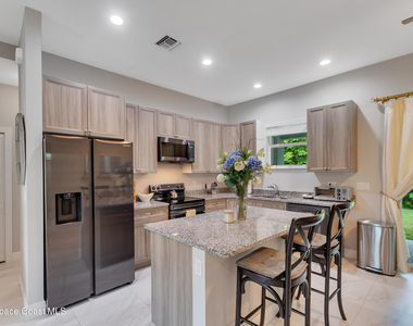 1725 20th Avenue - Photo Thumbnail 6