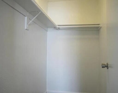 2130 Forest Knoll Drive Ne - Photo Thumbnail 15