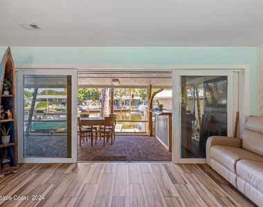 403 N Neptune Drive - Photo Thumbnail 7