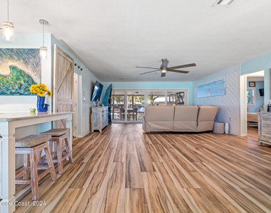 403 N Neptune Drive - Photo Thumbnail 5