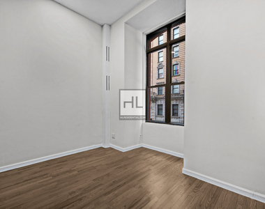Madison Avenue - Photo Thumbnail 3