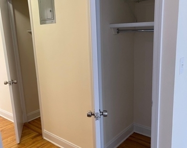 East 80 Street - Photo Thumbnail 4