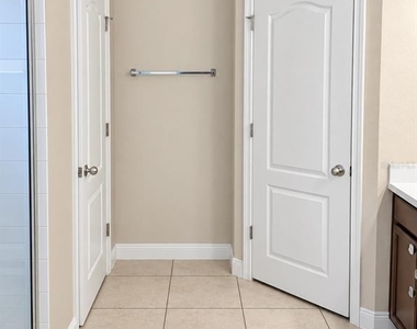 11517 Quiet Forest Drive - Photo Thumbnail 5