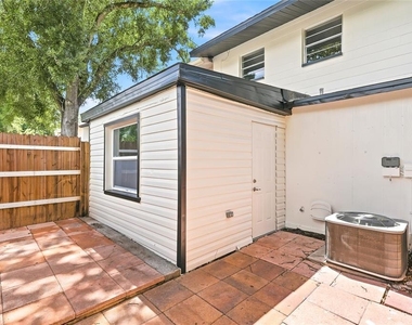 11729 Wesson Circle E - Photo Thumbnail 33