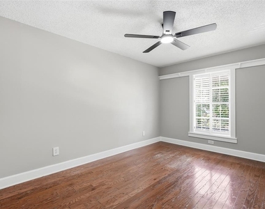 11729 Wesson Circle E - Photo Thumbnail 21