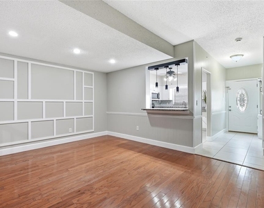 11729 Wesson Circle E - Photo Thumbnail 13