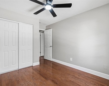 11729 Wesson Circle E - Photo Thumbnail 29
