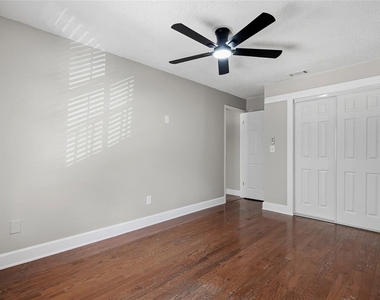 11729 Wesson Circle E - Photo Thumbnail 28