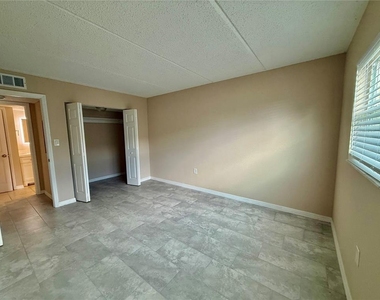 11700 Park Boulevard - Photo Thumbnail 4