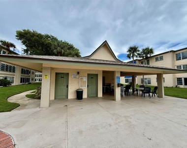 11700 Park Boulevard - Photo Thumbnail 7