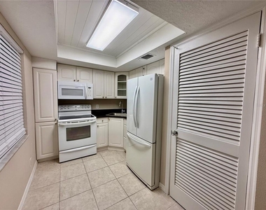 11700 Park Boulevard - Photo Thumbnail 2