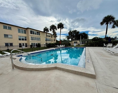 11700 Park Boulevard - Photo Thumbnail 6