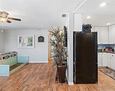 10426 Valencia Road - Photo Thumbnail 7