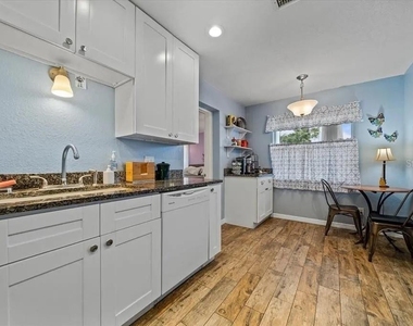 10426 Valencia Road - Photo Thumbnail 6