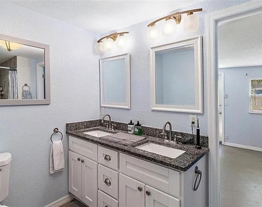 10426 Valencia Road - Photo Thumbnail 11