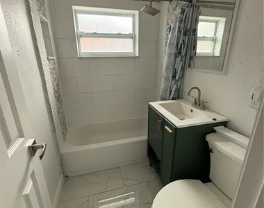1557 Robinson Drive N - Photo Thumbnail 25