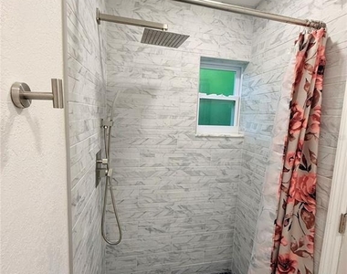 1557 Robinson Drive N - Photo Thumbnail 21