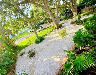 1557 Robinson Drive N - Photo Thumbnail 11