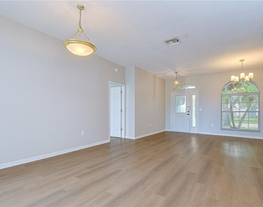 29619 Allegro Drive - Photo Thumbnail 8
