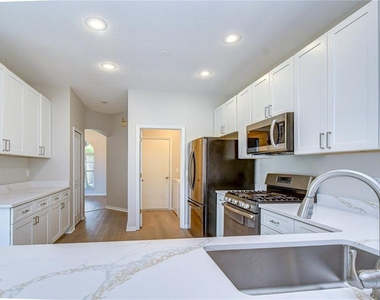 29619 Allegro Drive - Photo Thumbnail 17
