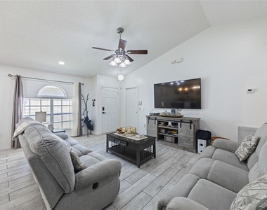 1012 Brenton Leaf Drive - Photo Thumbnail 6