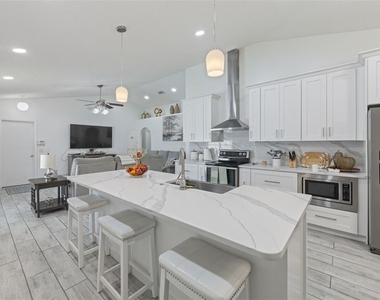 1012 Brenton Leaf Drive - Photo Thumbnail 10