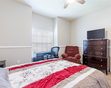 8213 N Klondyke Street - Photo Thumbnail 14
