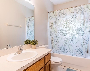 8213 N Klondyke Street - Photo Thumbnail 12