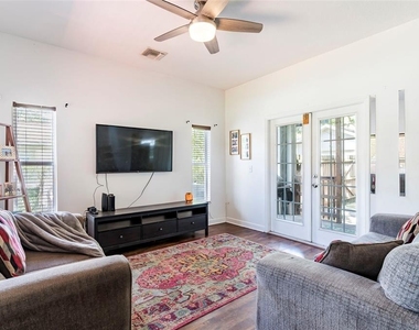 8213 N Klondyke Street - Photo Thumbnail 5