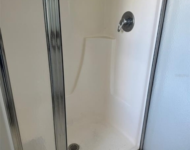 9004 Shallowford Lane - Photo Thumbnail 13