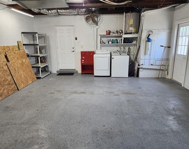 2347 Eastwood Drive - Photo Thumbnail 13