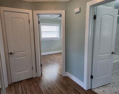 2347 Eastwood Drive - Photo Thumbnail 8