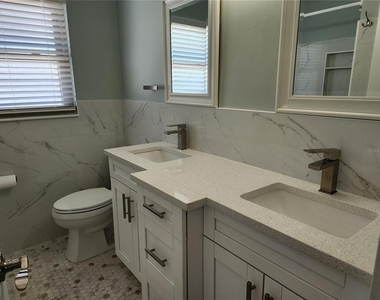 2347 Eastwood Drive - Photo Thumbnail 11