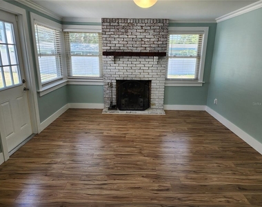 2347 Eastwood Drive - Photo Thumbnail 3