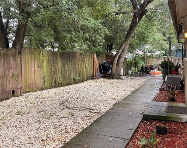 9406 N Hartts Drive - Photo Thumbnail 4