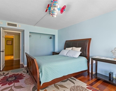 1400 Gulf Blvd - Photo Thumbnail 1