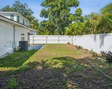 687 Geneva Place - Photo Thumbnail 24