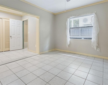 687 Geneva Place - Photo Thumbnail 9