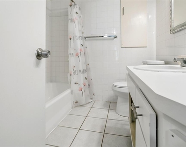 687 Geneva Place - Photo Thumbnail 19