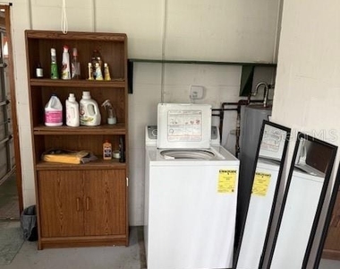 1009 E North Street - Photo Thumbnail 13