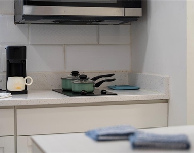 711 Briarcliffe Street - Photo Thumbnail 10