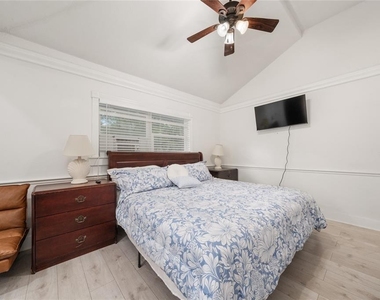 711 Briarcliffe Street - Photo Thumbnail 12