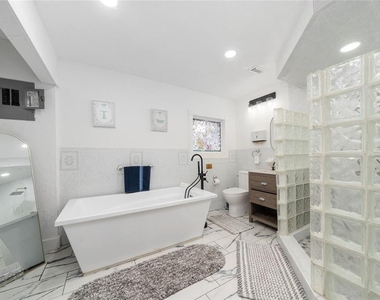 711 Briarcliffe Street - Photo Thumbnail 5