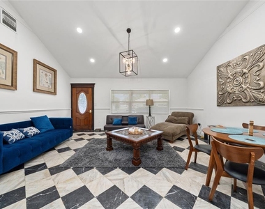 711 Briarcliffe Street - Photo Thumbnail 1